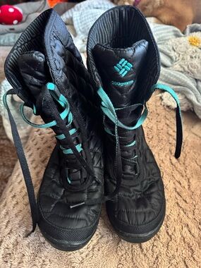 Columbia Black Boots with Teal Accents